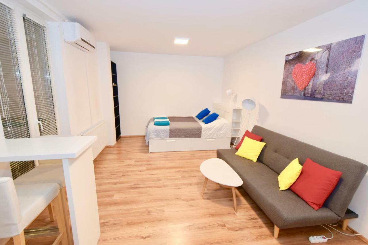 Central Studio Boulevard Budapest Eksteriør bilde