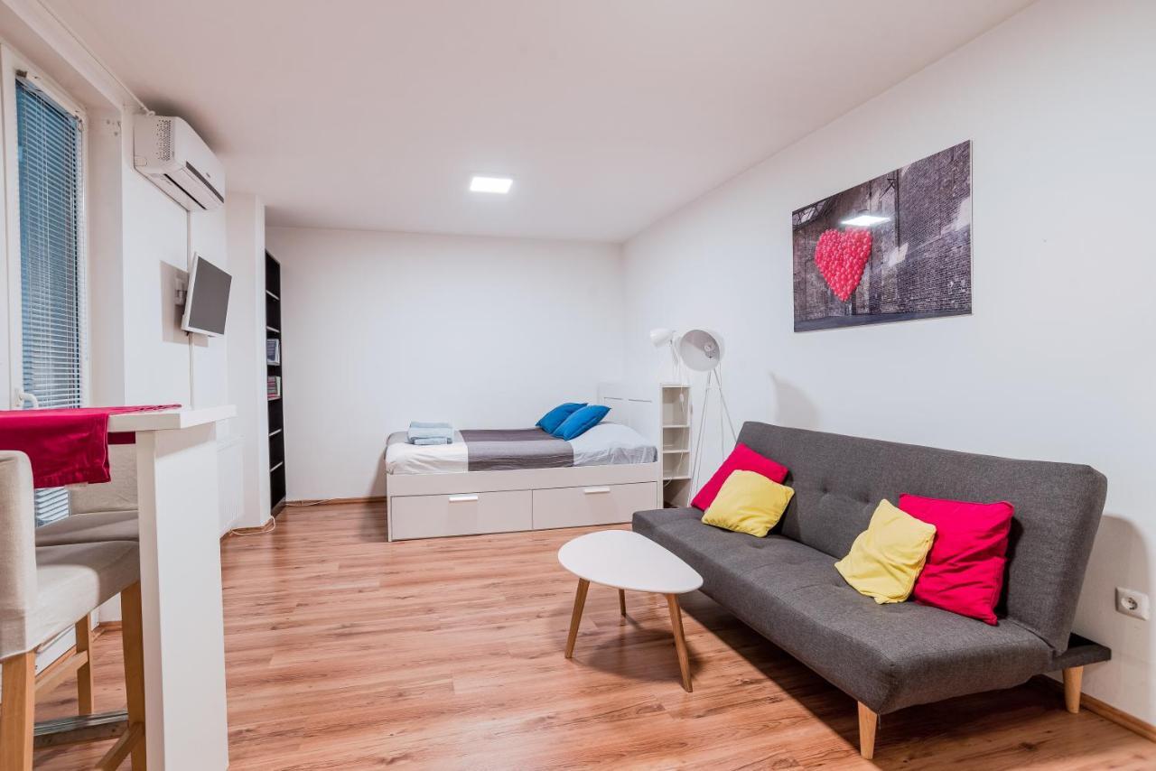 Central Studio Boulevard Budapest Eksteriør bilde