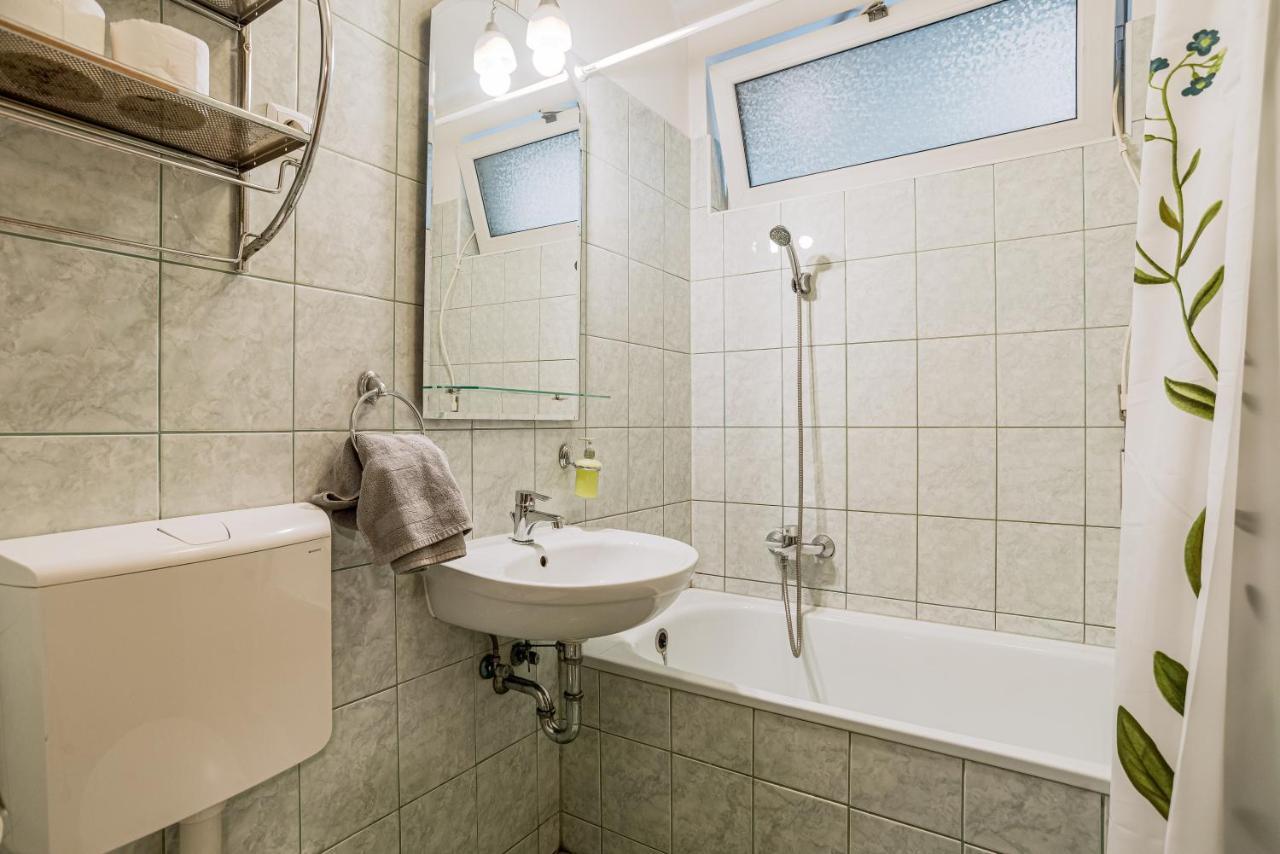 Central Studio Boulevard Budapest Eksteriør bilde